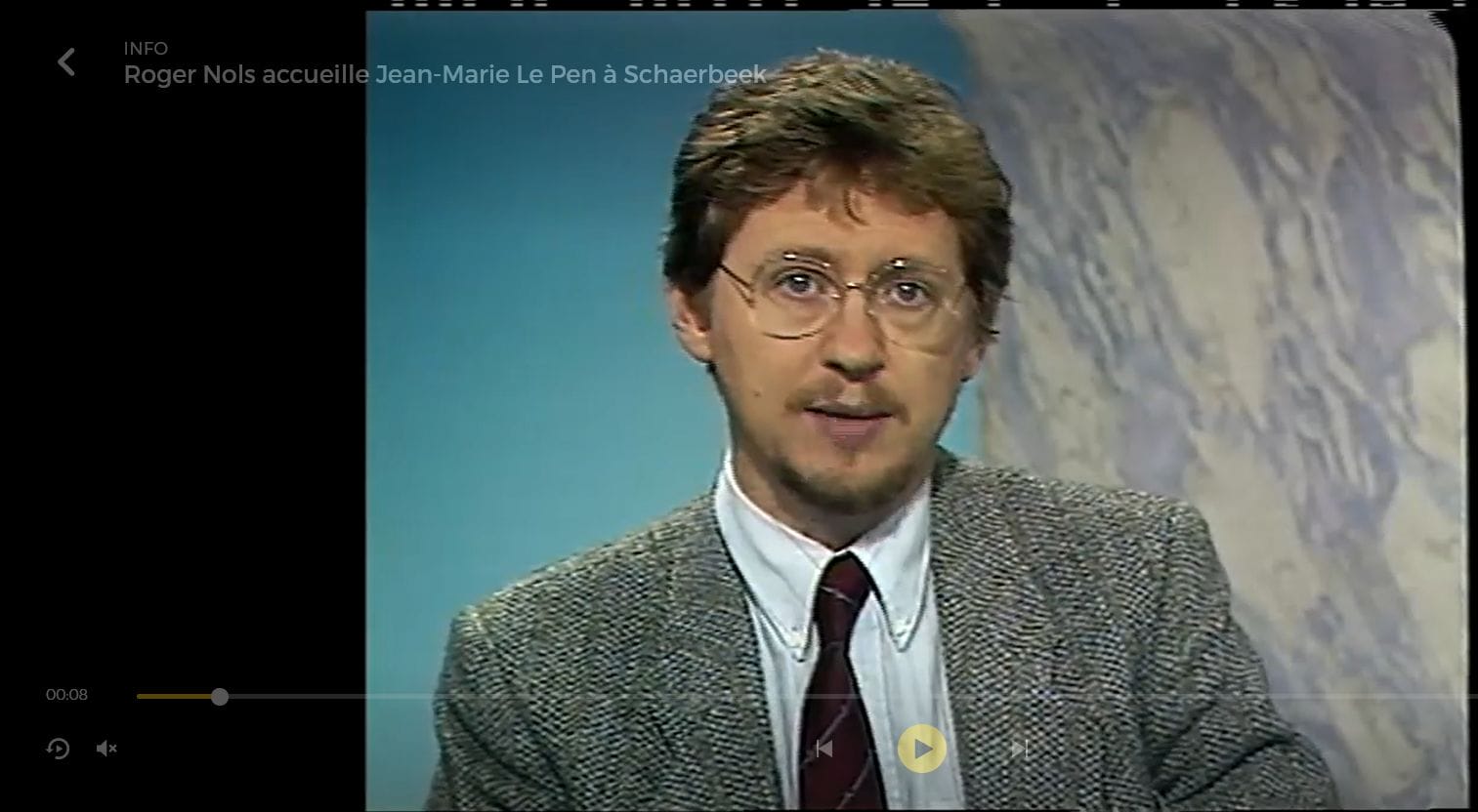 Le 28 septembre 1984, le bourgmestre Roger Nols accueille Jean-Marie Le Pen à Schaerbeek, à la piscine du Neptunium. Cette invitation provoque des manifestations qui tournent à l'émeute. (c) RTBF 